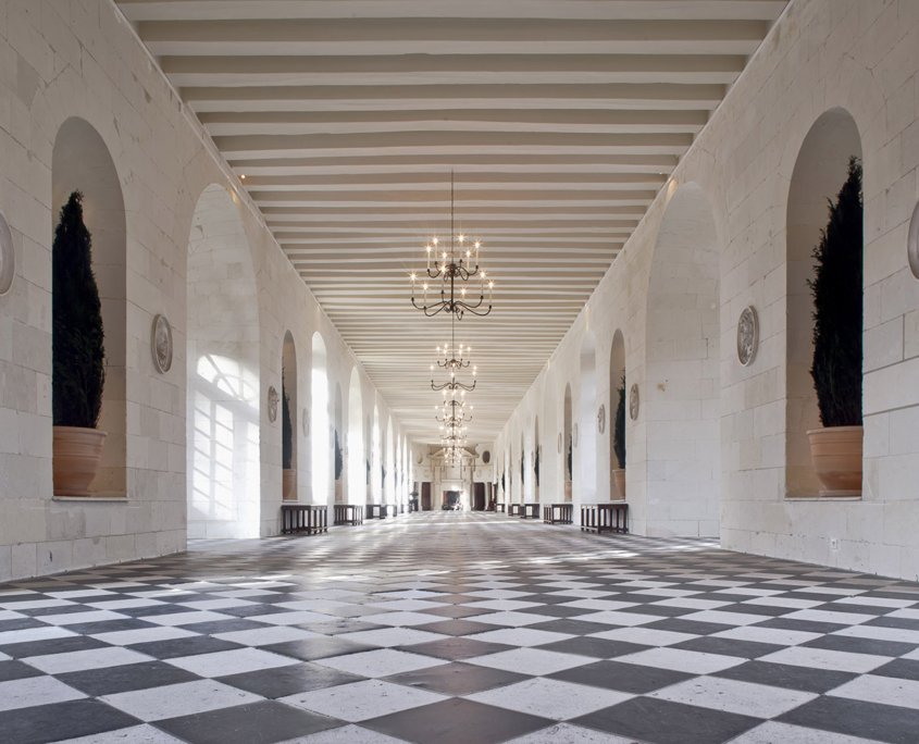 France Trip Secrets - Chenonceau castle in the Loire Valley ©images de marc