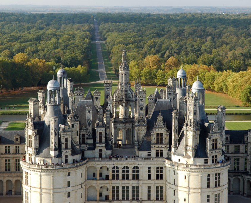 France Trip Secrets - Château de Chambord in the Loire Valley - © Léonard de Serres