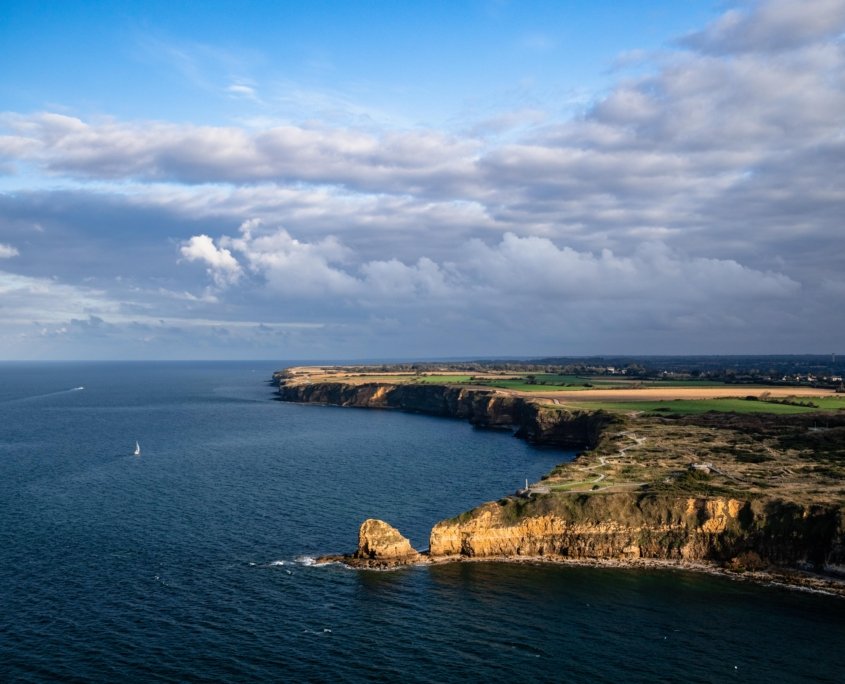 France Trip Secrets - Pointe du Hoc D-Day Landings - © Valentin Pacaut - The Explorers - Normandie Tourisme